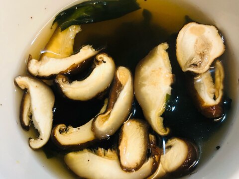 椎茸とわかめの豆板醤スープ
